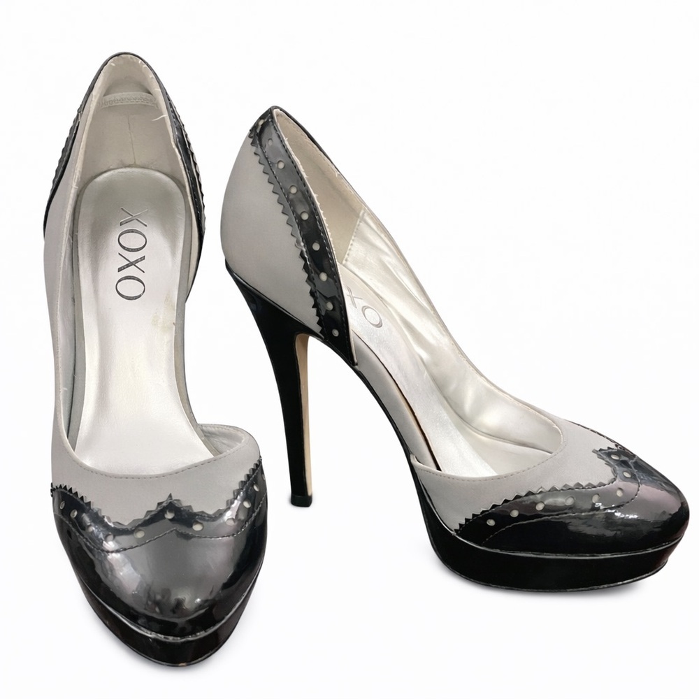 XOXO Gray and Black Patent Scalloped Platform Pumps